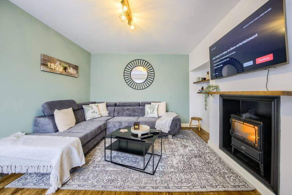 Low Rate For A 4-Bedroom House In Coventry With Free Unlimited Wi-Fi 2 Car Parking 53 Qmc ภายนอก รูปภาพ