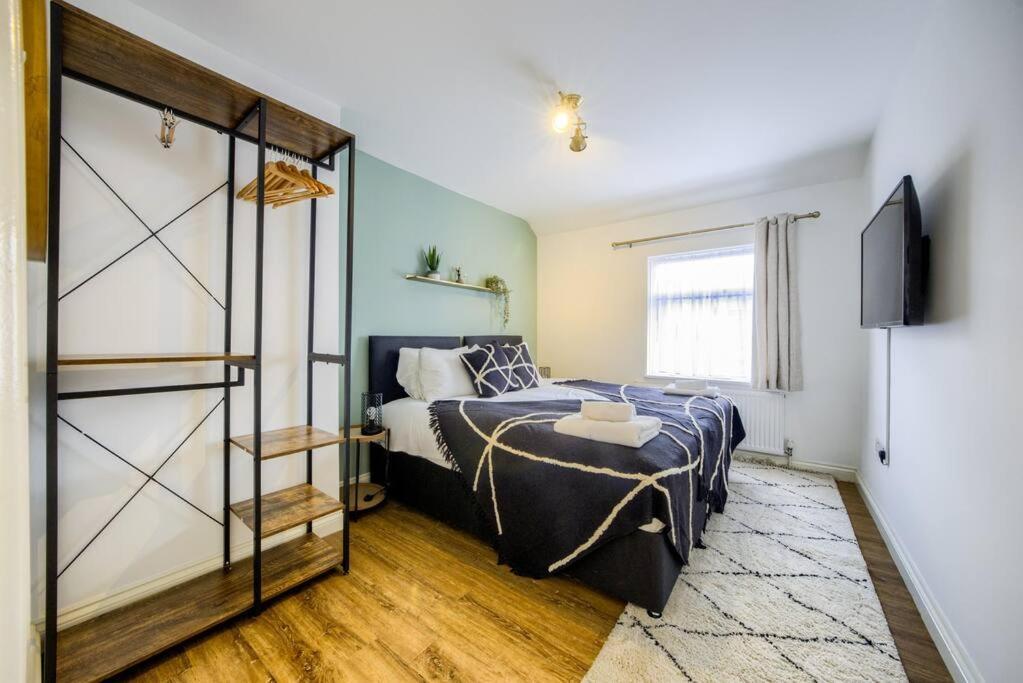 Low Rate For A 4-Bedroom House In Coventry With Free Unlimited Wi-Fi 2 Car Parking 53 Qmc ภายนอก รูปภาพ