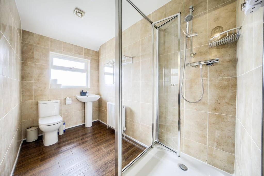 Low Rate For A 4-Bedroom House In Coventry With Free Unlimited Wi-Fi 2 Car Parking 53 Qmc ภายนอก รูปภาพ