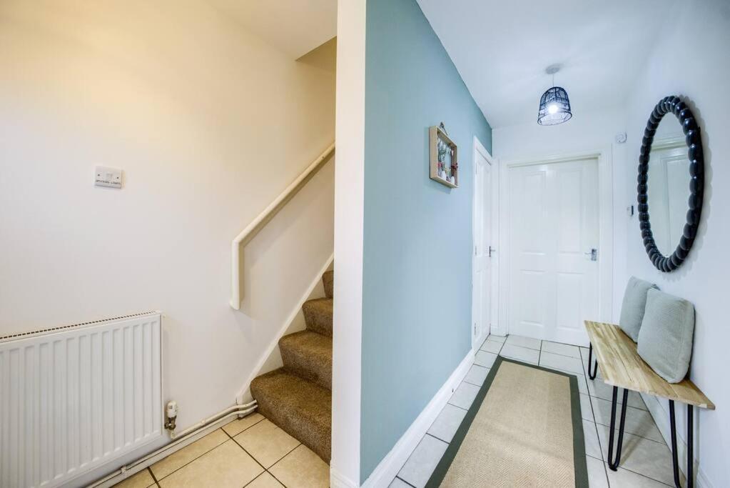 Low Rate For A 4-Bedroom House In Coventry With Free Unlimited Wi-Fi 2 Car Parking 53 Qmc ภายนอก รูปภาพ